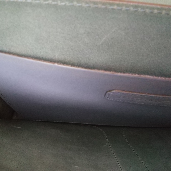 Woman. Retro messenger leathet bag - Picture 4 of 6